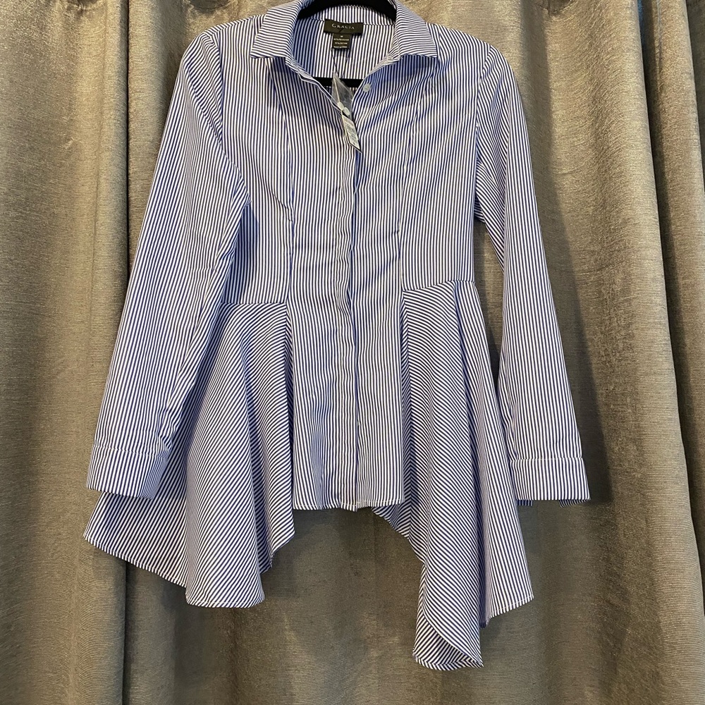 White and blue flat button up blouse! So cute